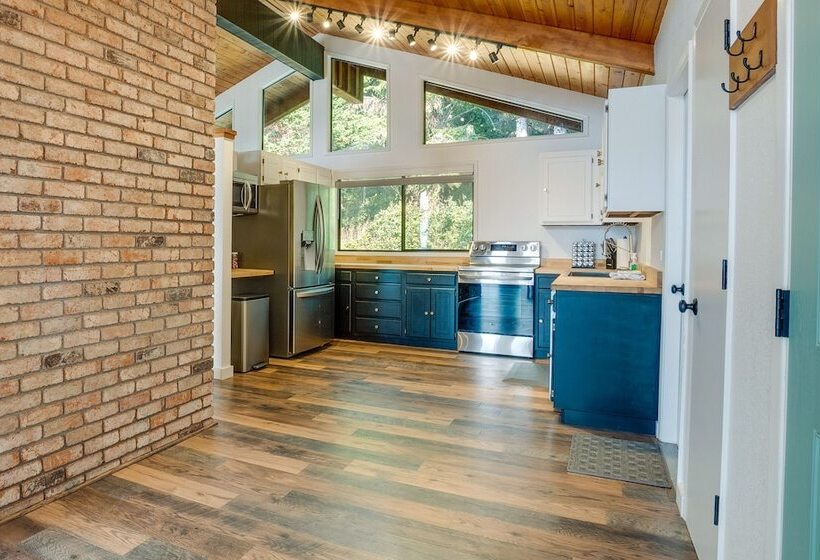 Tree Lined Gold Beach Retreat W/ Multiple Decks!