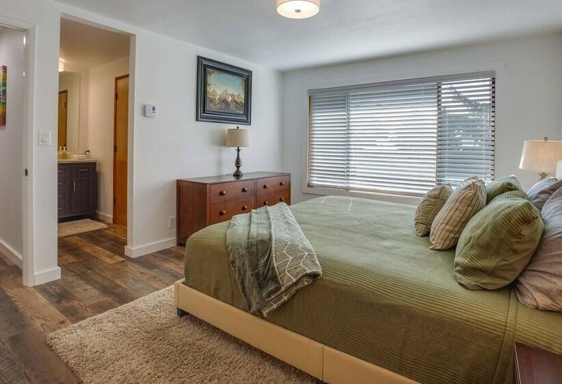 Tree Lined Gold Beach Retreat W/ Multiple Decks!