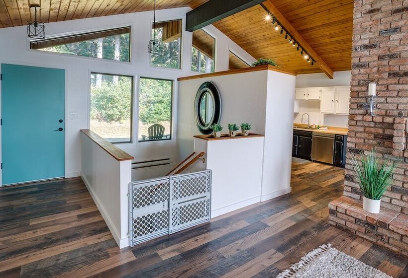 Tree Lined Gold Beach Retreat W/ Multiple Decks!