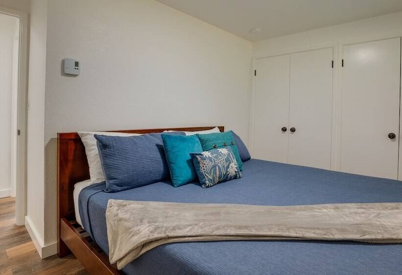 Tree Lined Gold Beach Retreat W/ Multiple Decks!