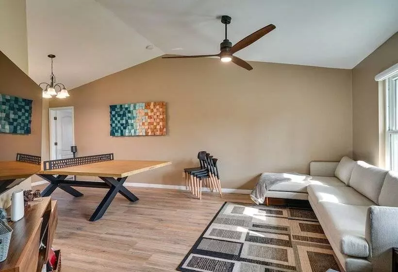 Waterfront Cape Coral Vacation Home W/ Lanai!