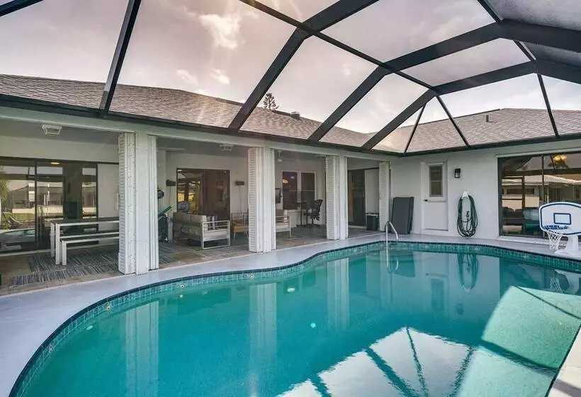 Waterfront Cape Coral Vacation Home W/ Lanai!