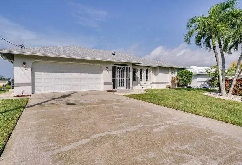 Waterfront Cape Coral Vacation Home W/ Lanai!