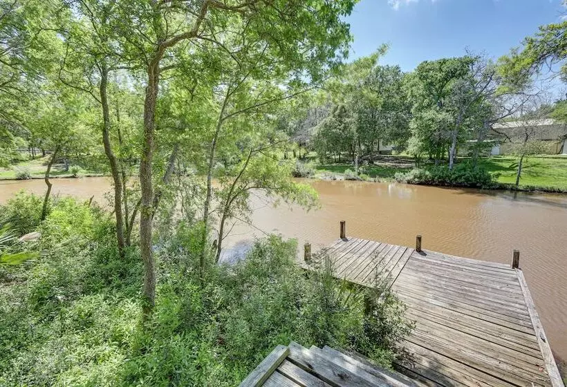 Waterfront Hitchcock Retreat W/ Kayaking Dock