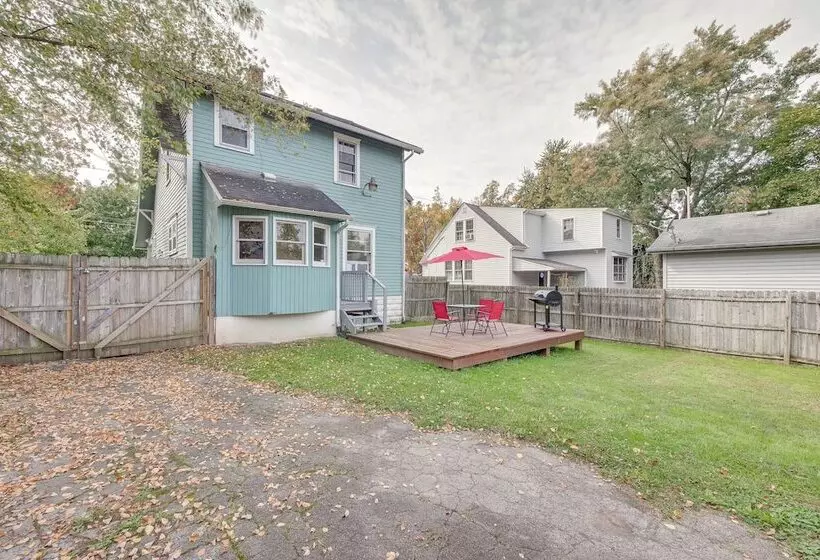 Welcoming Home In Youngstown W/ Private Backyard!