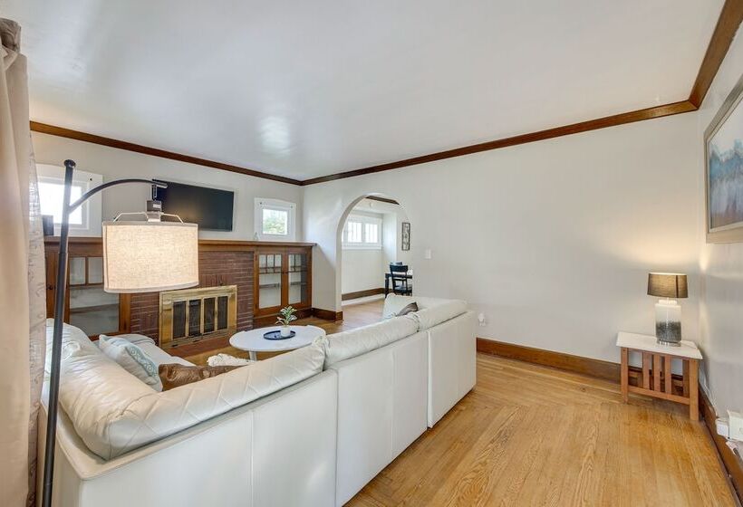 Welcoming Home In Youngstown W/ Private Backyard!