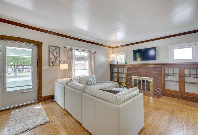 Welcoming Home In Youngstown W/ Private Backyard!