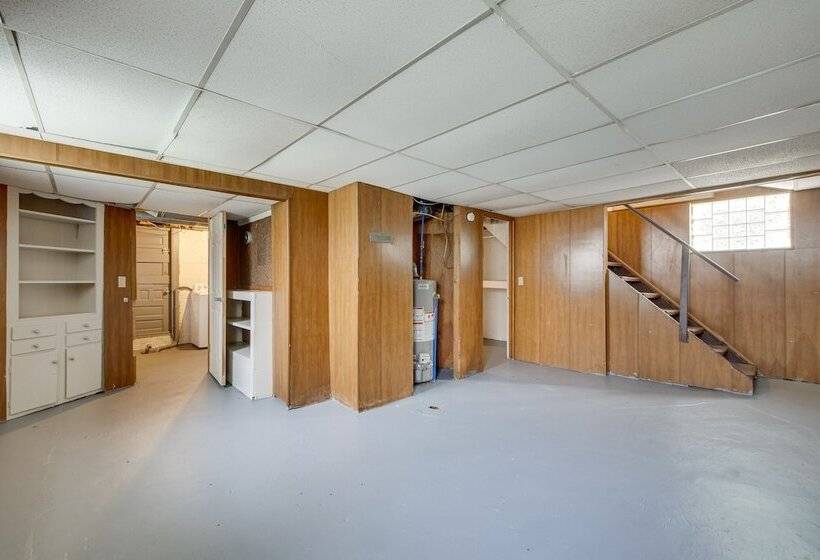 Welcoming Home In Youngstown W/ Private Backyard!