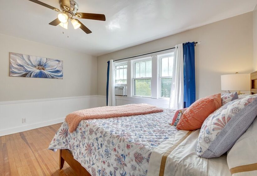 Welcoming Home In Youngstown W/ Private Backyard!