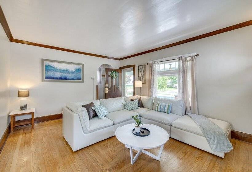 Welcoming Home In Youngstown W/ Private Backyard!