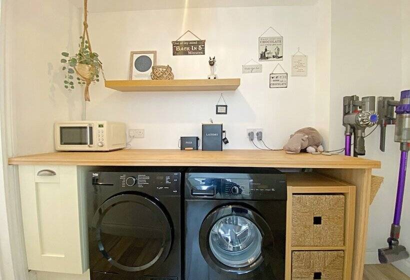 Captivating 2 Bed Cottage In Roker Sunderland