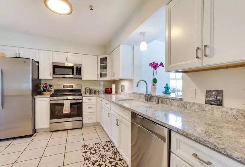 Charming Bradenton Home W/ Yard   Walk To Beach!