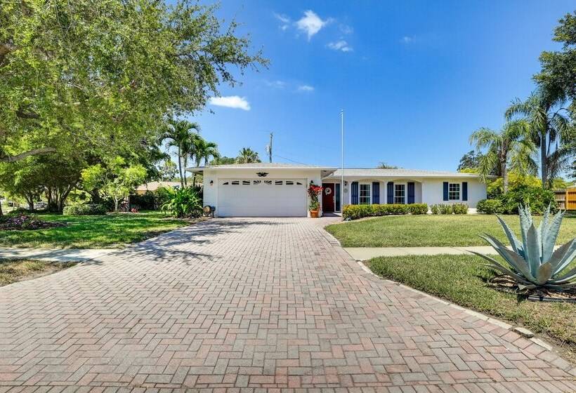 Charming Bradenton Home W/ Yard   Walk To Beach!