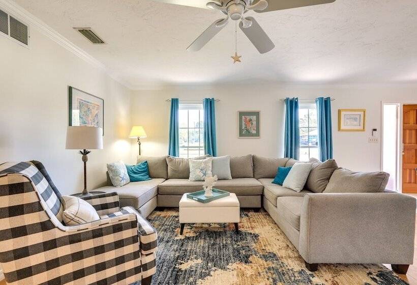 Charming Bradenton Home W/ Yard   Walk To Beach!