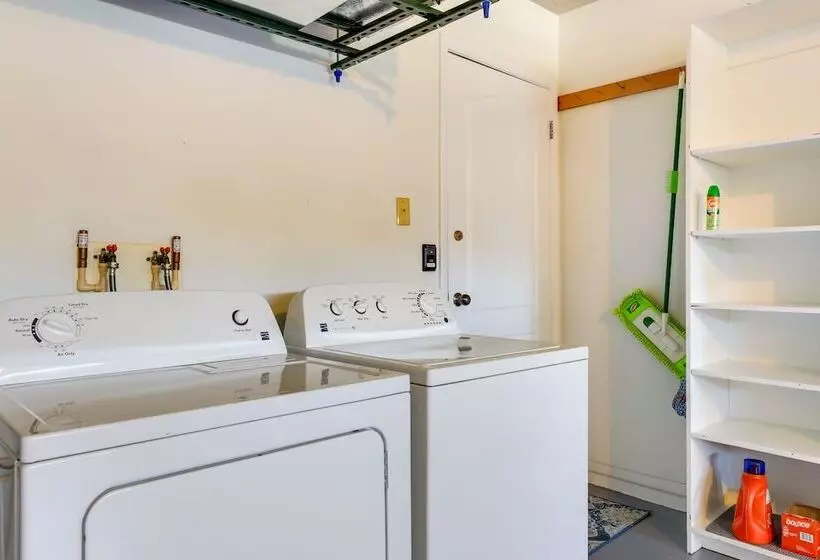 Charming Bradenton Home W/ Yard   Walk To Beach!