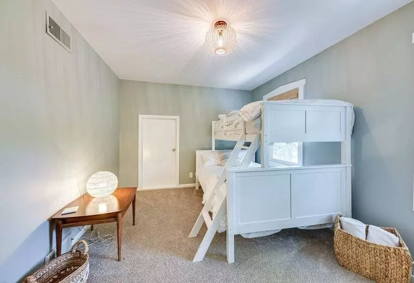 Charming Racine Home   Walk To Lake Michigan!