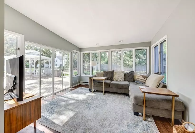 Charming Racine Home   Walk To Lake Michigan!