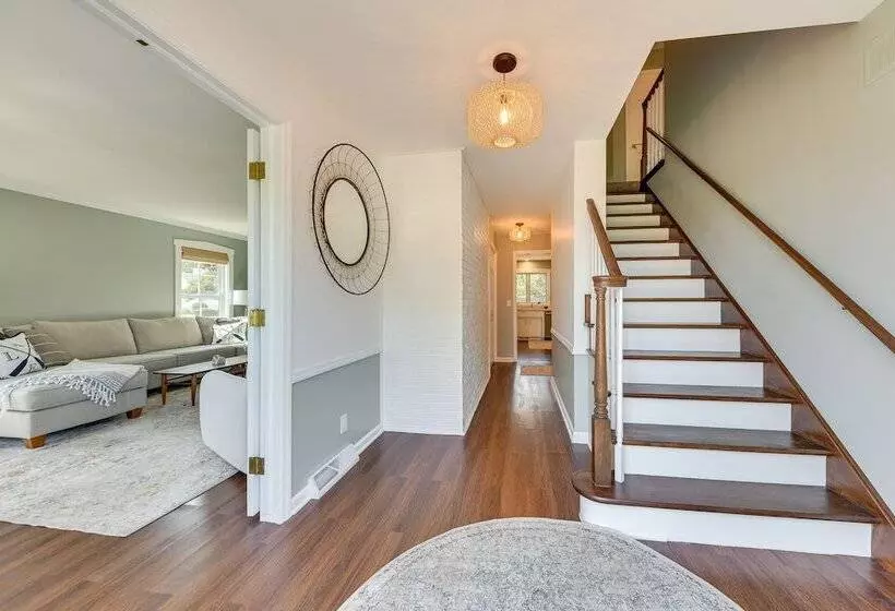 Charming Racine Home   Walk To Lake Michigan!