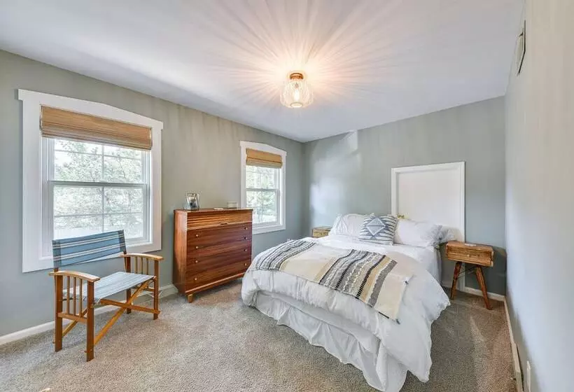 Charming Racine Home   Walk To Lake Michigan!