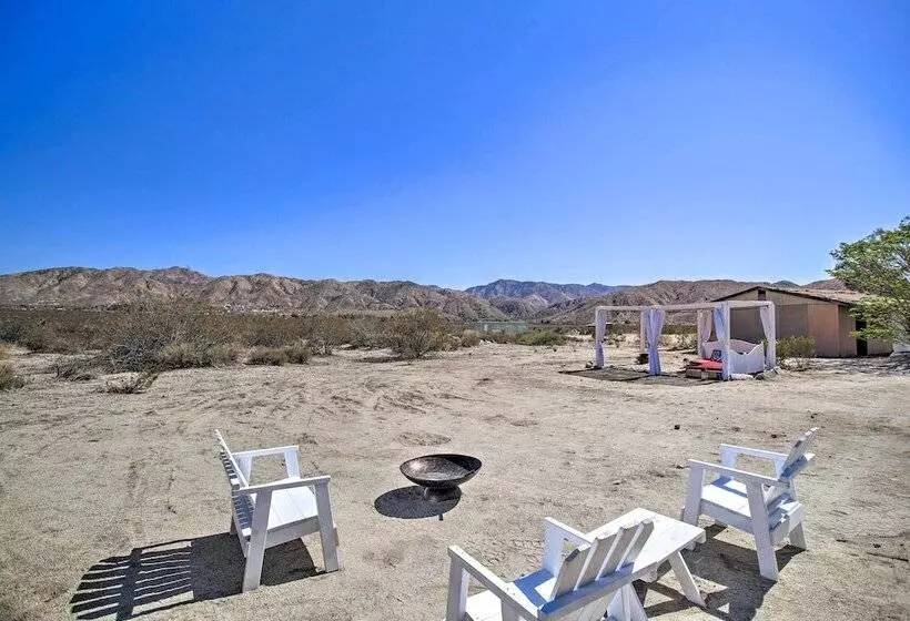 Chic Morongo Valley Home: Mtn Views & Pergola