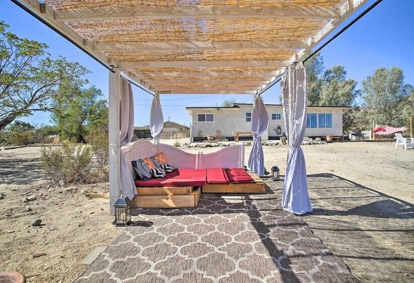 Chic Morongo Valley Home: Mtn Views & Pergola