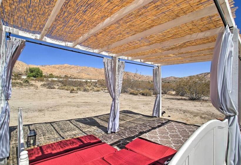 Chic Morongo Valley Home: Mtn Views & Pergola