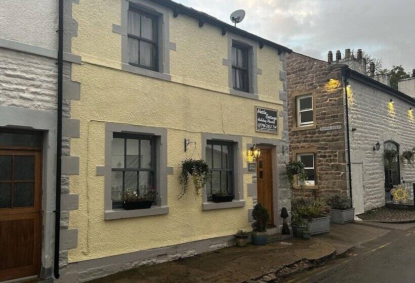 Historic 1601 Nettle Cottage Near Lake District
