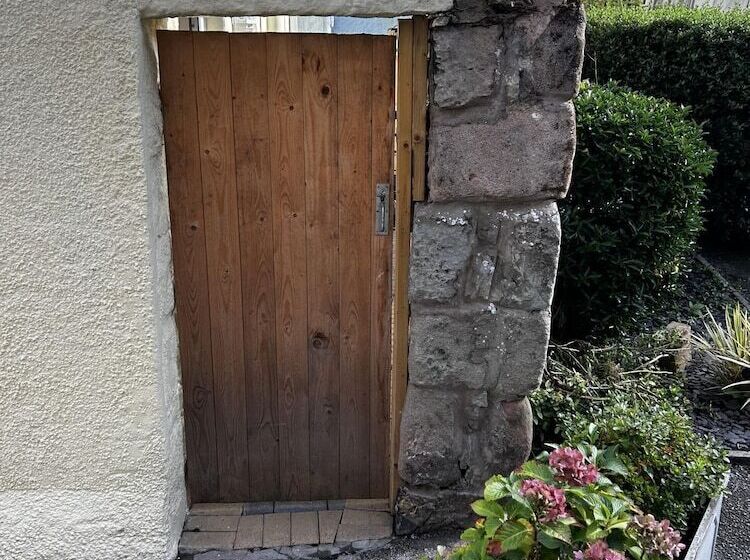 Historic 1601 Nettle Cottage Near Lake District