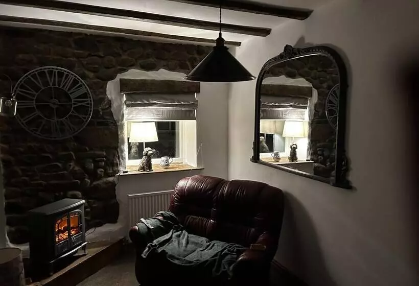 Historic 1601 Nettle Cottage Near Lake District