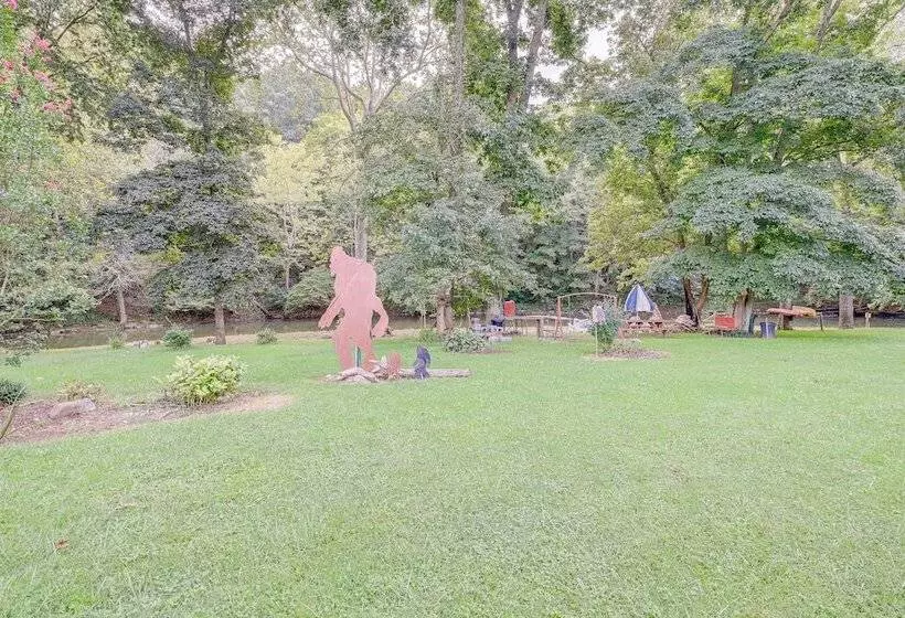 Creekfront Max Meadows Mobile Home With Deck!