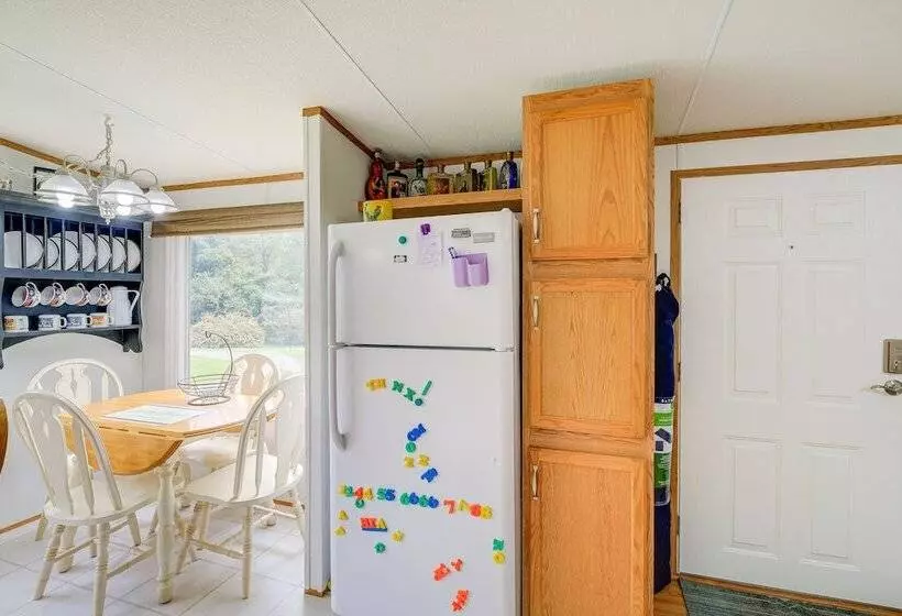 Creekfront Max Meadows Mobile Home With Deck!