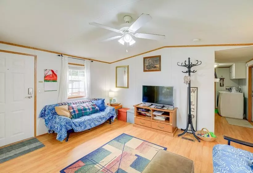 Creekfront Max Meadows Mobile Home With Deck!