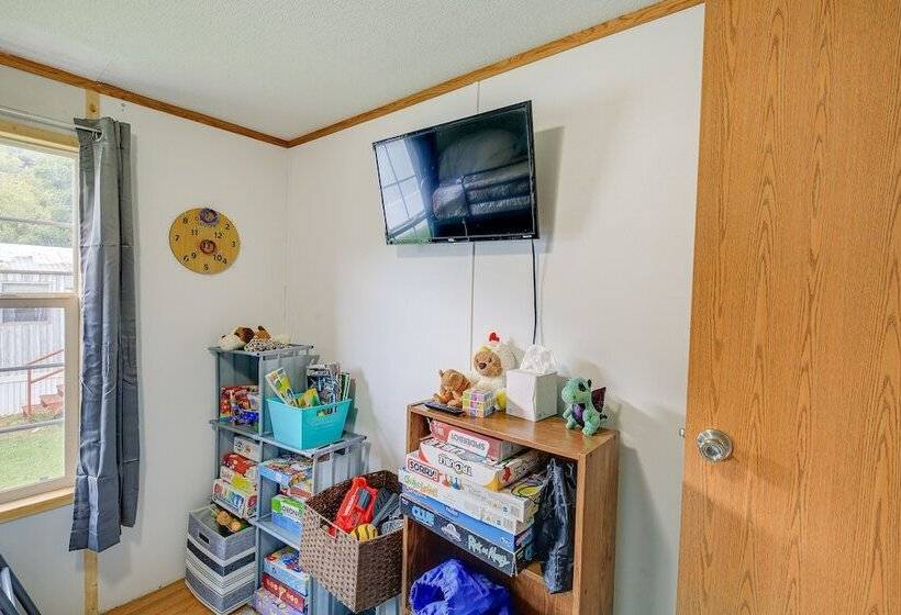 Creekfront Max Meadows Mobile Home With Deck!