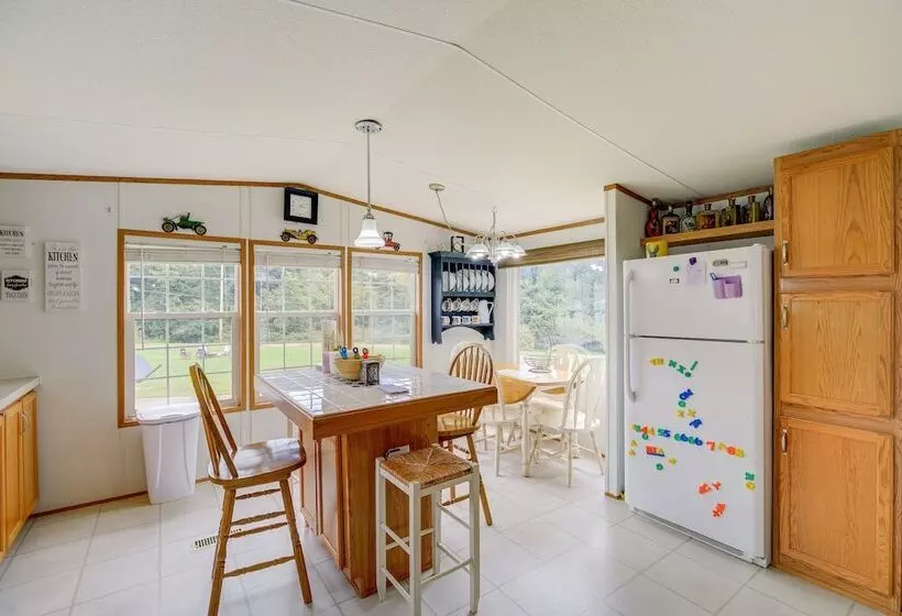 Creekfront Max Meadows Mobile Home With Deck!