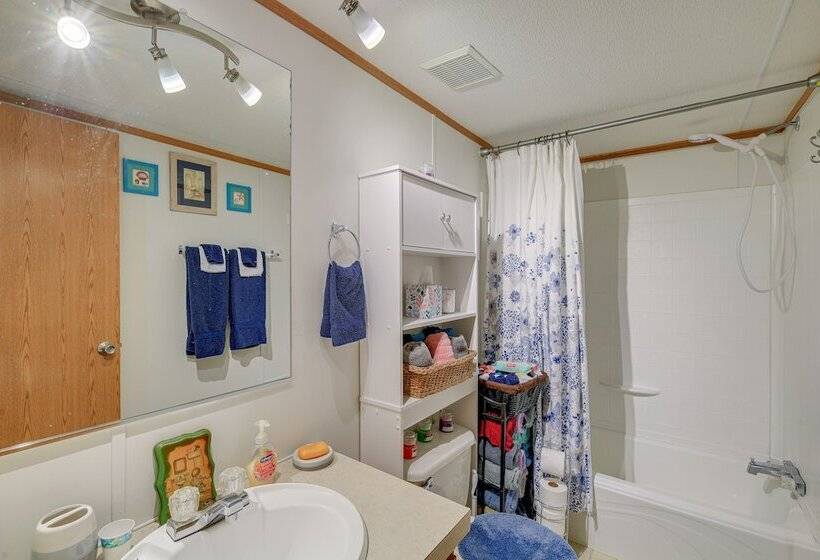 Creekfront Max Meadows Mobile Home With Deck!