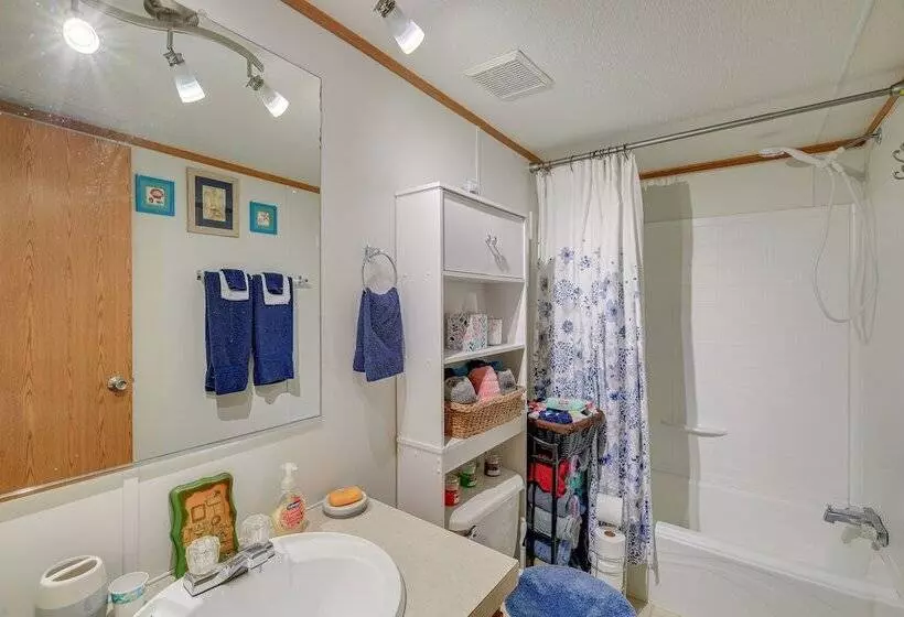 Creekfront Max Meadows Mobile Home With Deck!