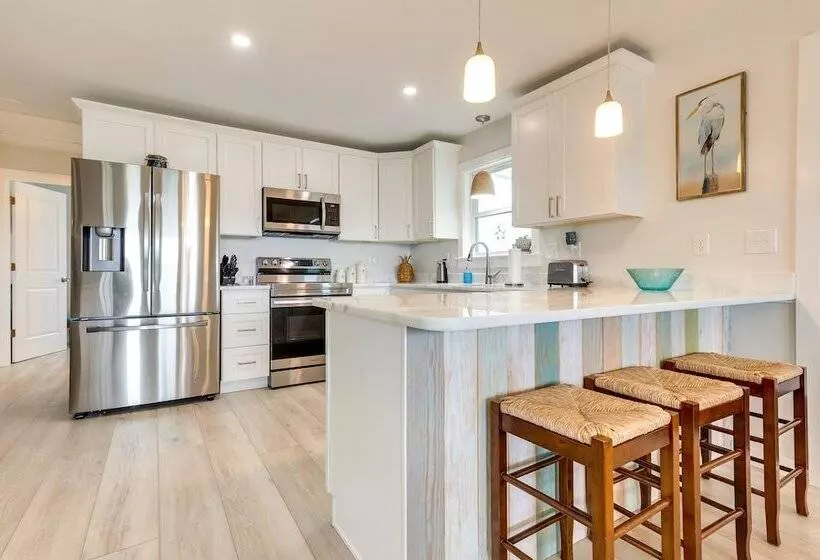 Dauphin Island Vacation Rental: Close To Beaches!