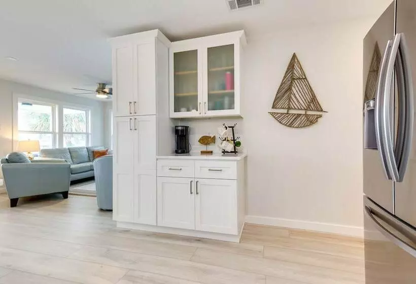 Dauphin Island Vacation Rental: Close To Beaches!