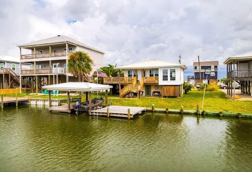 Dauphin Island Vacation Rental: Close To Beaches!