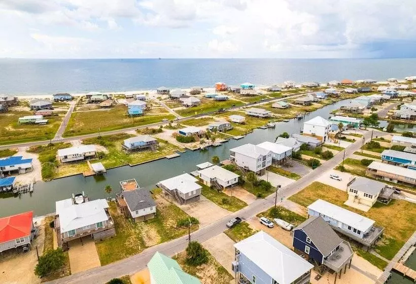 Dauphin Island Vacation Rental: Close To Beaches!