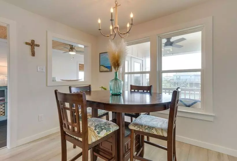 Dauphin Island Vacation Rental: Close To Beaches!