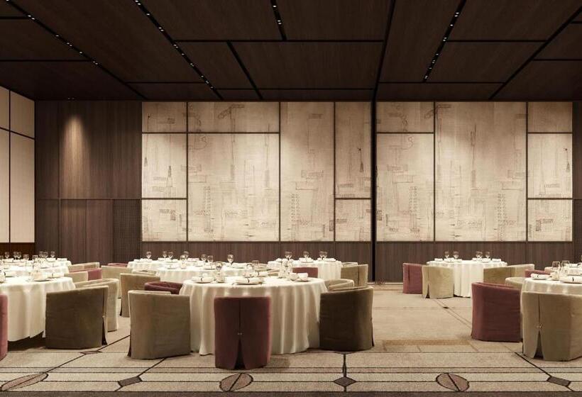 Dorothea Hotel, Budapest, Autograph Collection