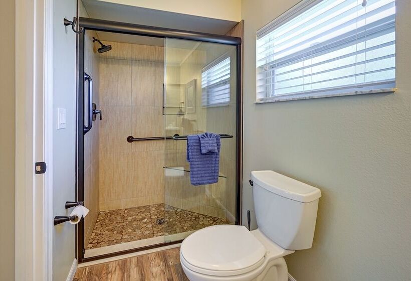 Englewood Oasis W/ Screened Lanai + Outdoor Pool!