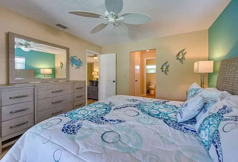 Englewood Oasis W/ Screened Lanai + Outdoor Pool!