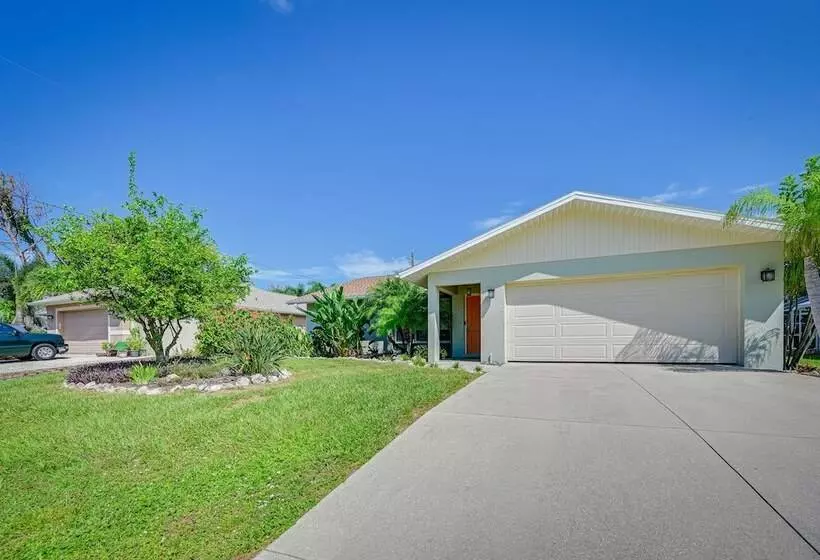 Englewood Oasis W/ Screened Lanai + Outdoor Pool!