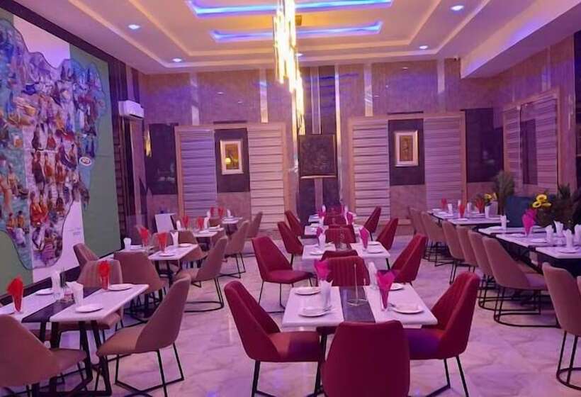 هتل Armed Forces Officers Mess & Suites