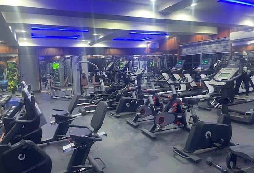 هتل Armed Forces Officers Mess & Suites