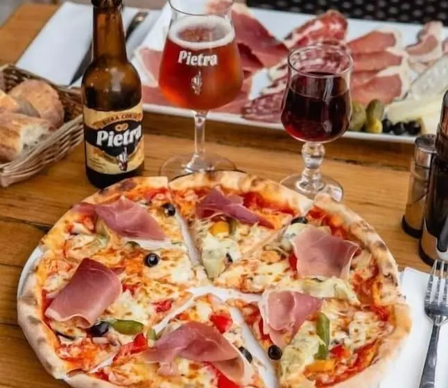 ホテル Auberge U N Antru Versu