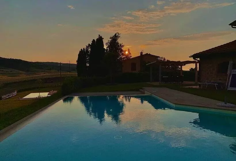 Hotelli Borgo Del Silenzio