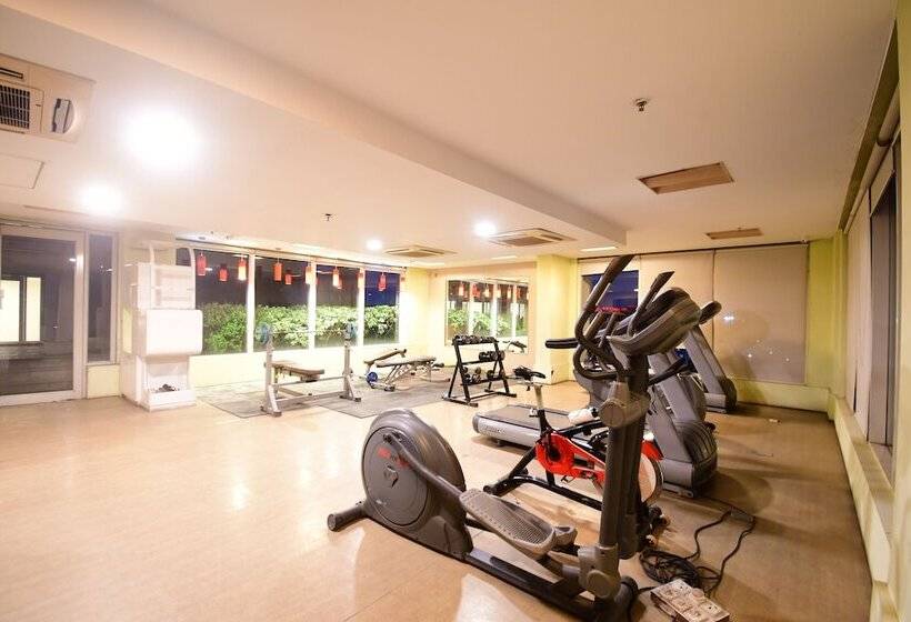 Отель The Xen Suites Kolkata Airport